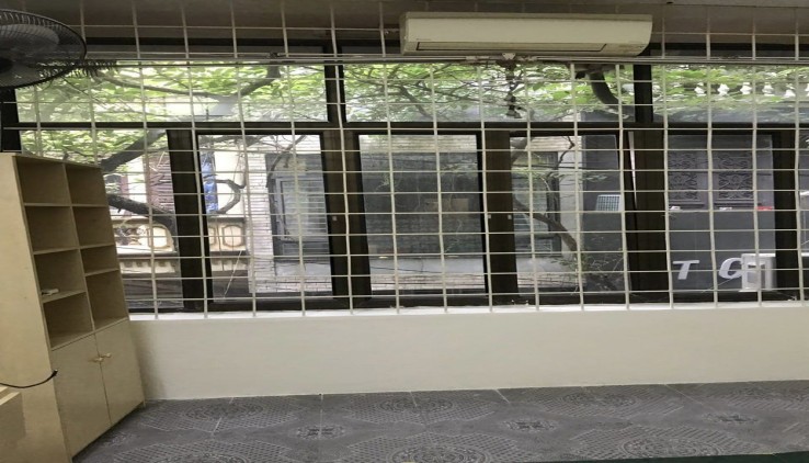 Cho thuê nhà ngõ ô tô phố Nguyên Hồng, Đống Đa,  DT 45m2 - 4 tầng - Ngủ - MT 5m - Giá 19 triệu